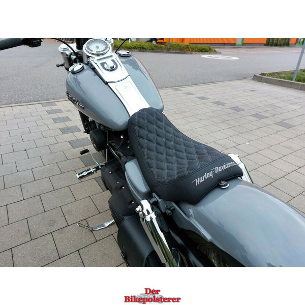 Harley Davidson "Dyna": Rautensteppung und Motorrad-Marken Stickerei ➤➤ Sitz *NEU* beziehen